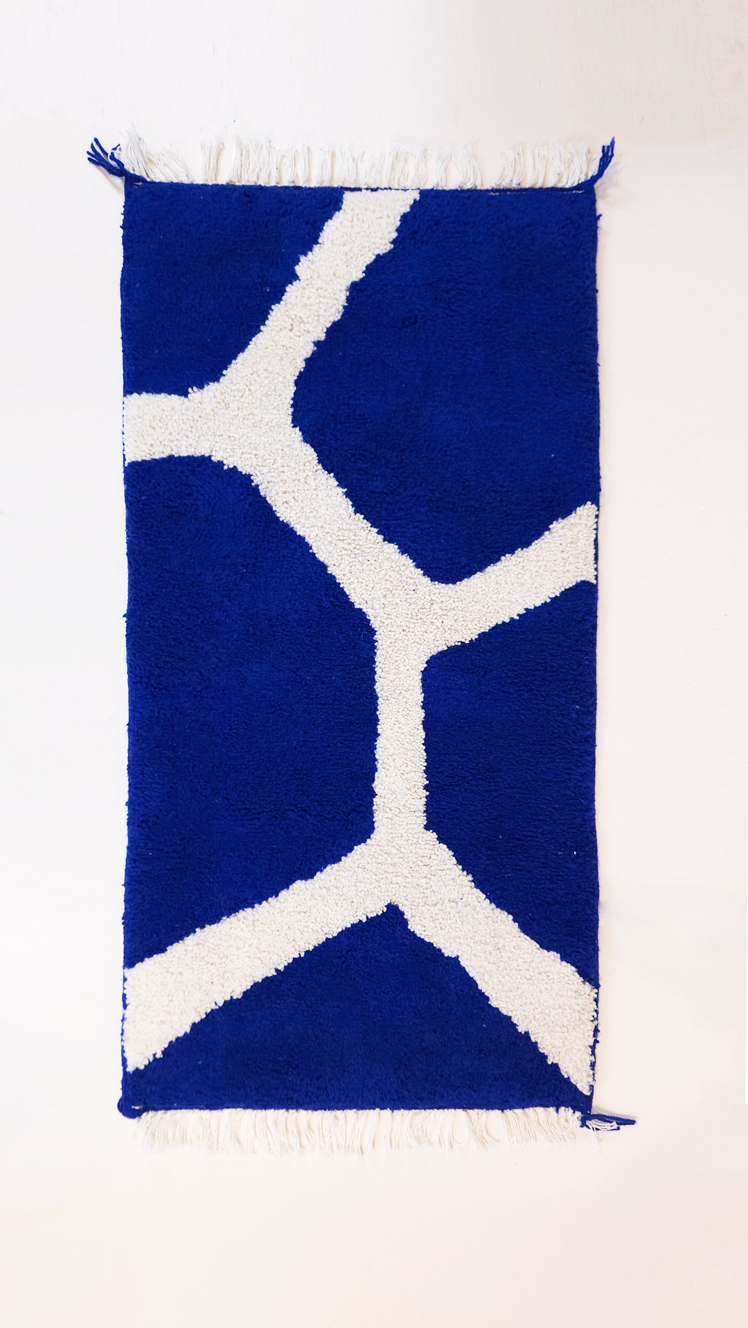 Tapis Sol par Moulouda - Bleu roi et Blanc